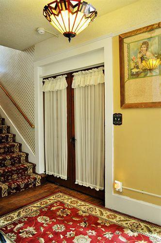 Victorian Inn & Carriage House Гардинър Екстериор снимка