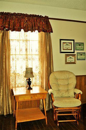 Victorian Inn & Carriage House Гардинър Екстериор снимка