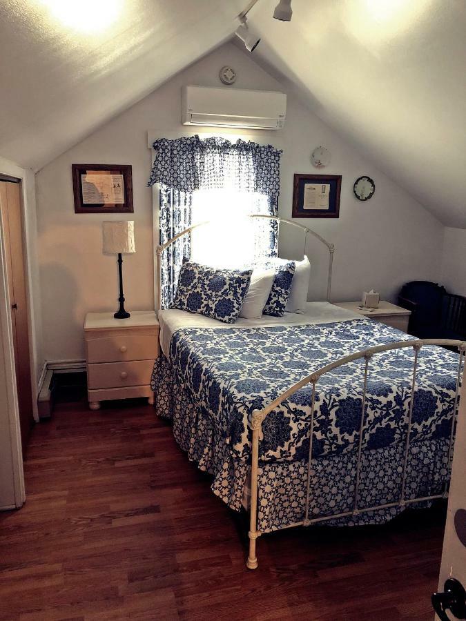 Victorian Inn & Carriage House Гардинър Екстериор снимка